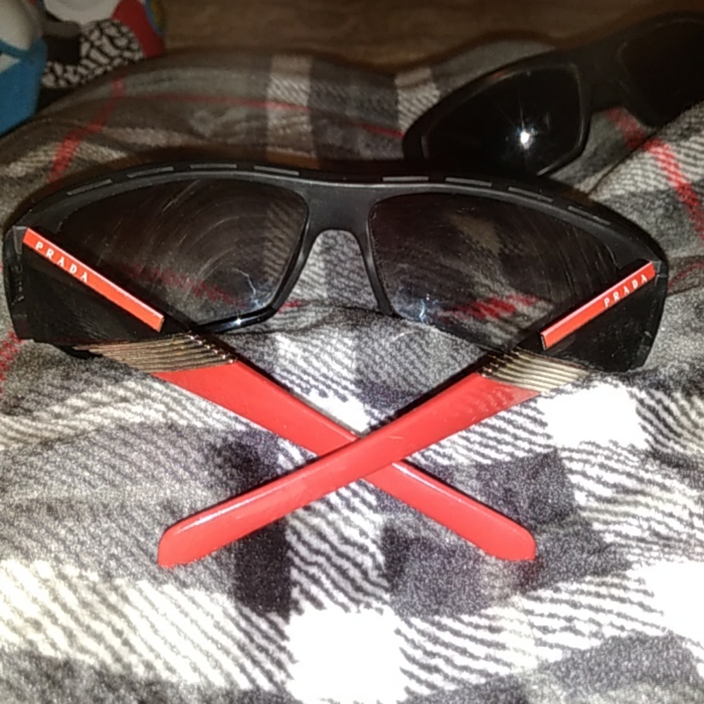 Sunglasses - Picture 7 of 7